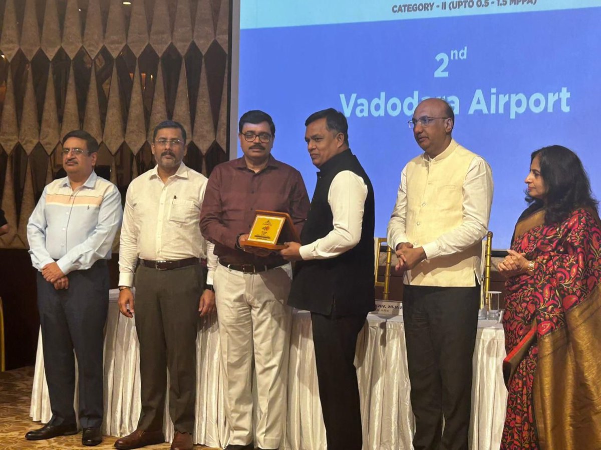 Info_Vadodara's tweet image. Vadodara Airport has been ranked second in the Customer Satisfaction Survey 2025 under Category II airports (handling 0.5 to 1.5 million passengers annually). 

#airportsauthorityofindia 
#customersatisfaction
#proudmoment
@CollectorVad