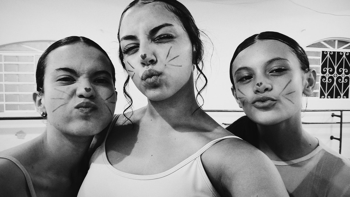 gio com fomo tweet media