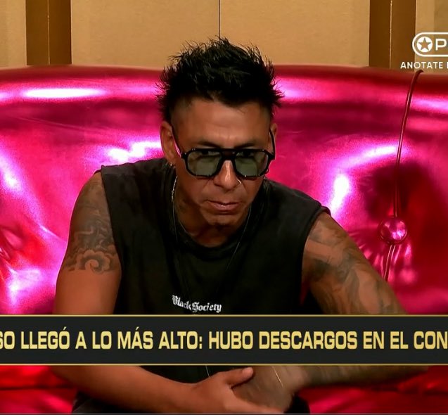 aaron  tweet media