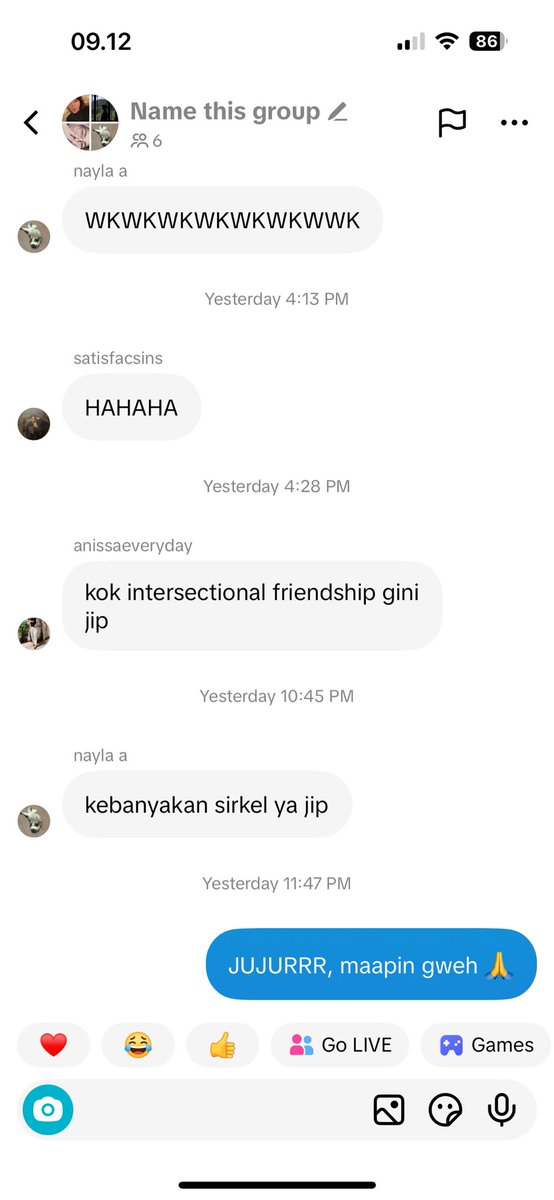 lu gatau seberapa kaget dan deg2annya gua pas kepencet. PADAHAL MAH YAUDAH AJA GASI PADA SALING TAU JG SBNRNYA, TAPI GUA TTP DAGDIGDUG SERRR