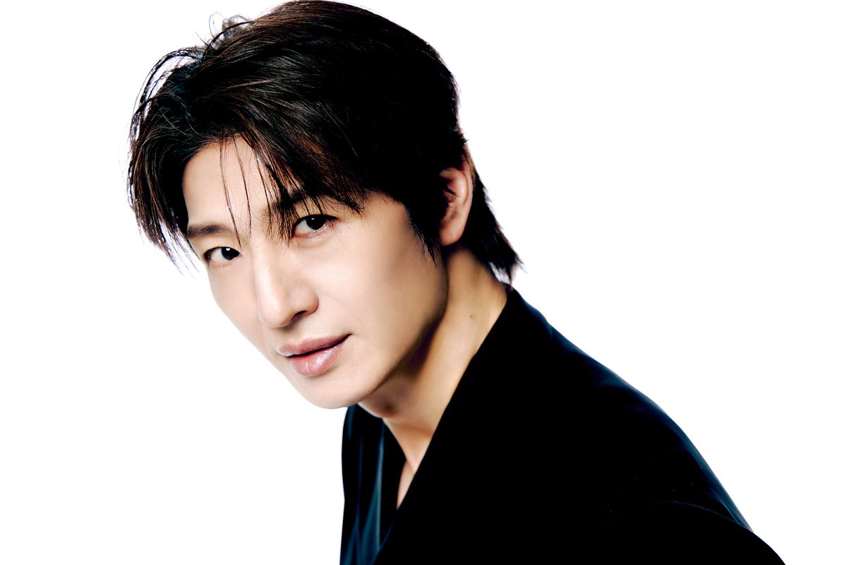 Official SonHoYoung tweet media