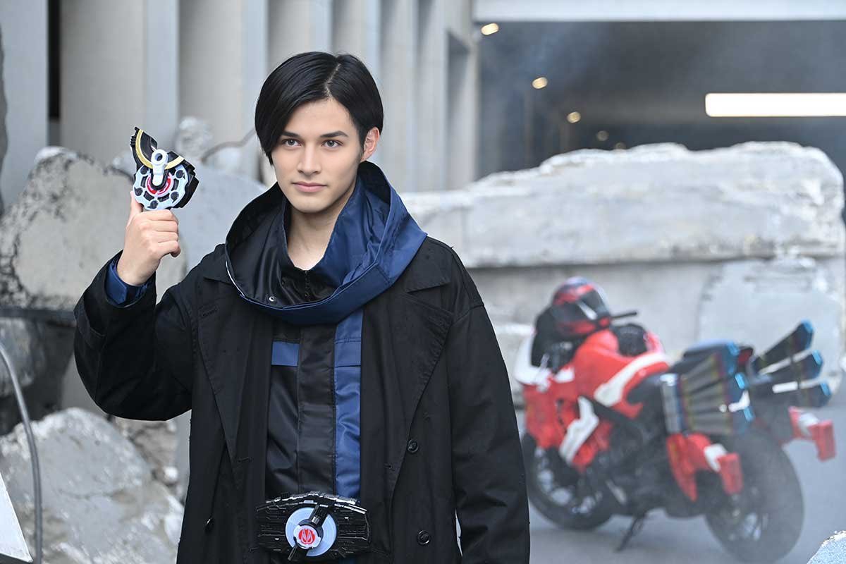 DecadeWay tweet media