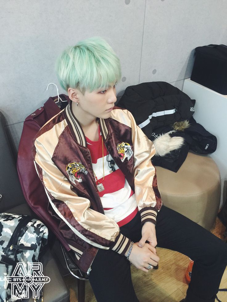jjjing222's tweet photo. 진짜 뭘까 찐따녀들을 감동시키는 민윤기의 양아미의 정체 https://t.co/tjq2zdsKtk