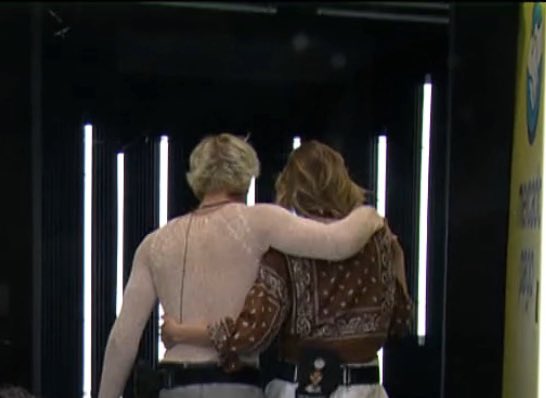 re renault 🧙 tweet media