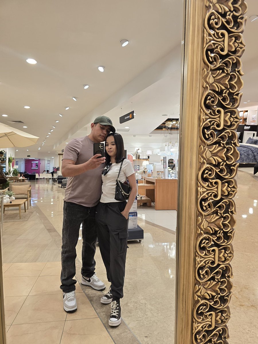 Raysily's tweet photo. Mi esposo POSOOOO POSOOOO POSOOOOO💆🏻‍♀️🤍 https://t.co/jTDS7iu4Gm
