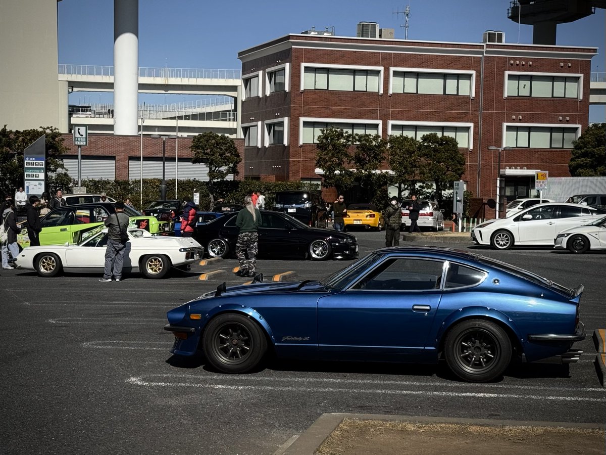 青メタ tweet media