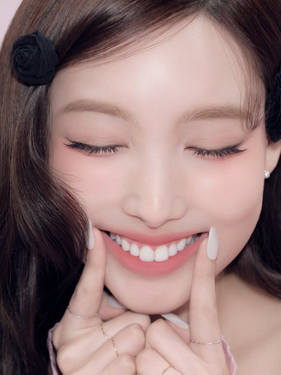 fwee 퓌 tweet media