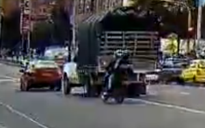 2 Y 1 Microfono tweet media