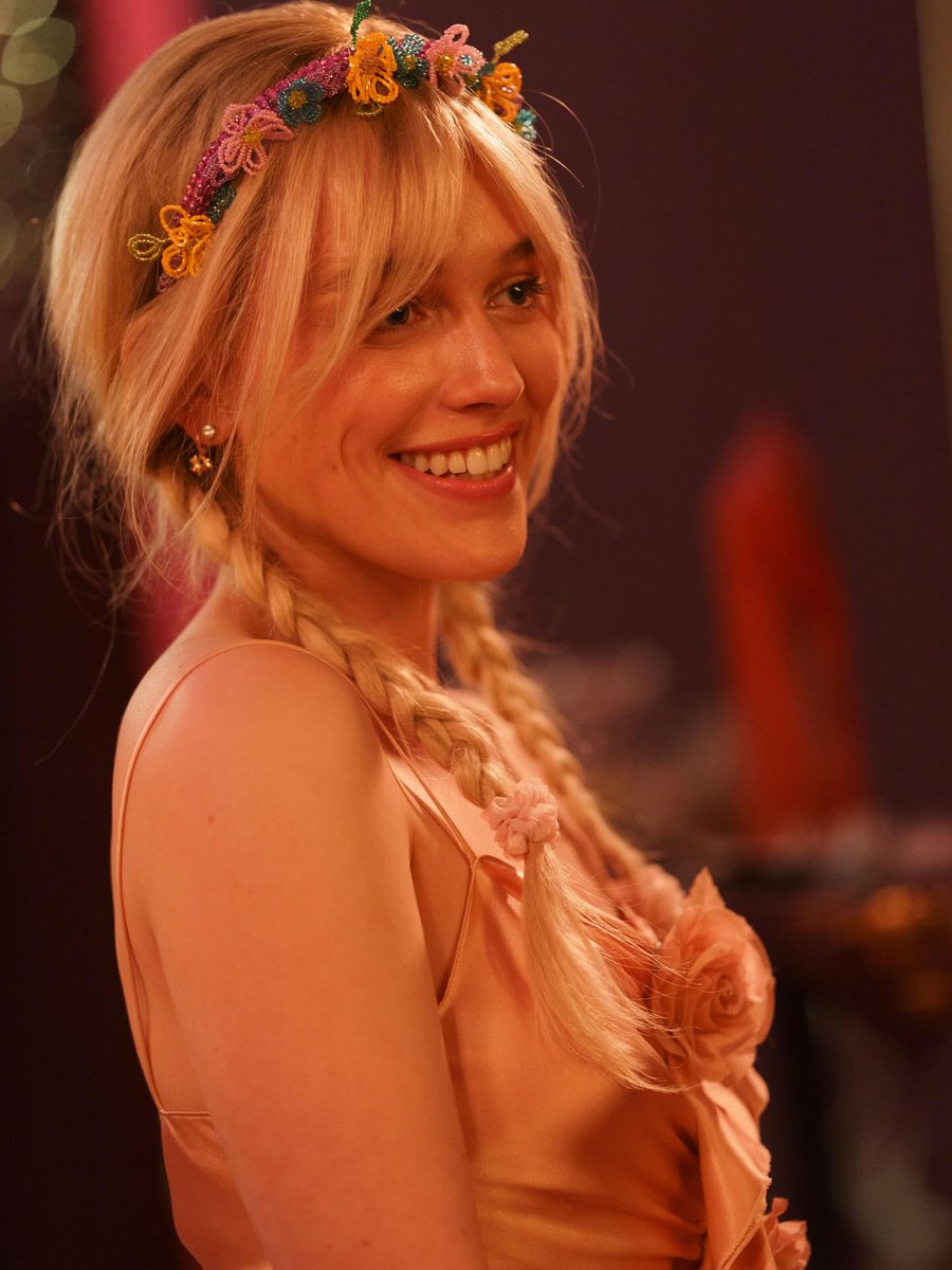 Victoria Pedretti Updates 🍒 tweet media