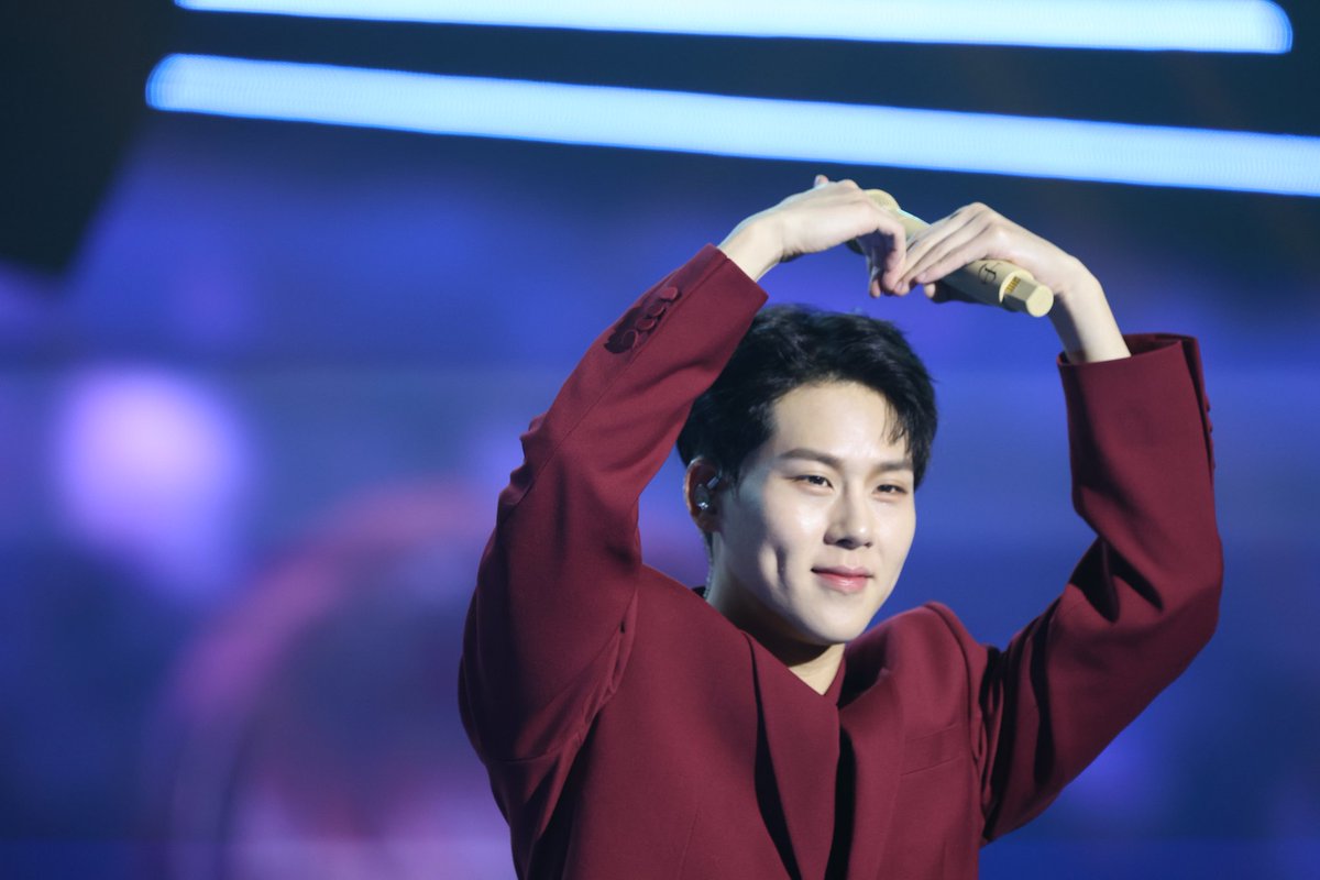 우혀나아아앙 tweet media