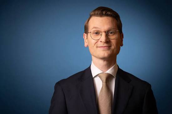LucLujohuad's tweet photo. Deze D66 rat wil met toestemming van VVD en CDA, de boeren volledig kapot maken!
Zijn familie zal heel erg trots op hem zijn! https://t.co/gNxAFooL6S