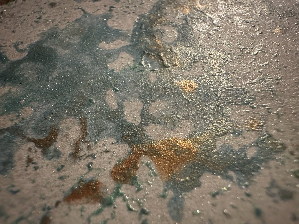 lucyskye318's tweet photo. Some close ups of my most recent experiments 🤩

Tried some salt water sprayed on to watercolor/acrylic paints mixed with mica powders and I’m really loving the results 💯

When art meets science, magic happens 🤷🥹

#ArtistProcess 🎨⚗️

~*~ The Alchemist’s Atelier ~*~ https://t.co/eaTbuh0aPi