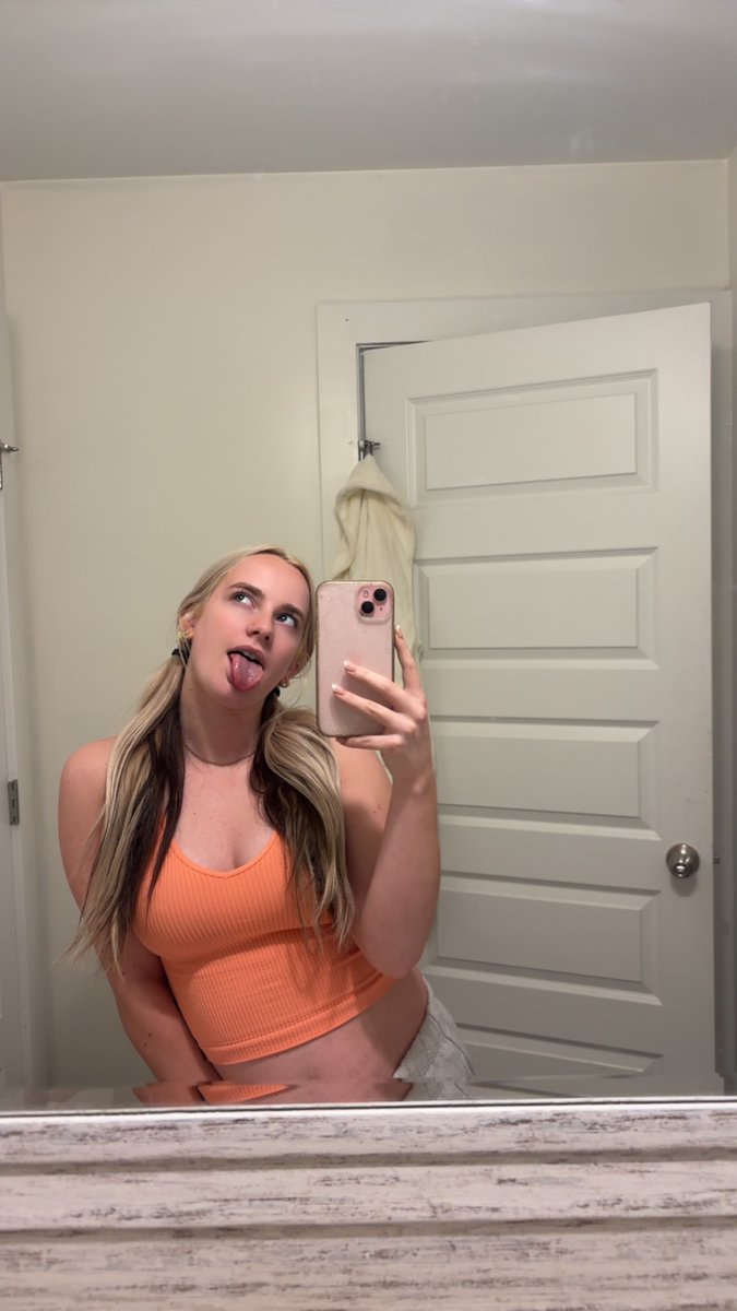 kinleykae's tweet photo. I’m not innocent but I look like it https://t.co/O0thWiQ2ys