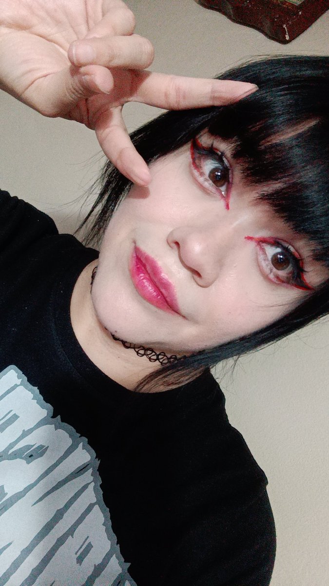 CookieFromHell's tweet photo. Hohoho me gusto lo que intente hacerme hoy de maquillaje https://t.co/nBvP8FiMs8