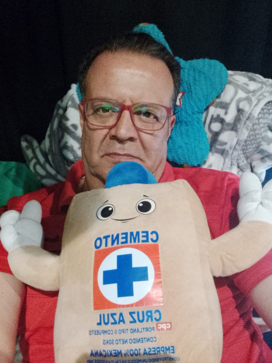 Normandox's tweet photo. @TUDNMEX 
#tamalesvswaffles

Los azules estamos apoyando a la selección... https://t.co/CYq8QzPGCu