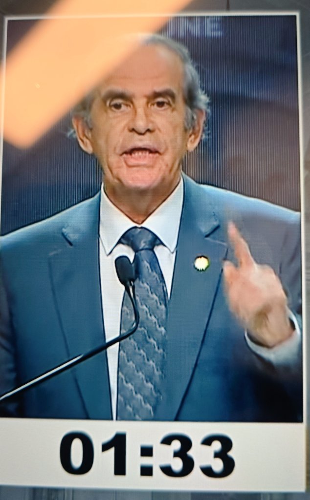 Luis Davelouis tweet media