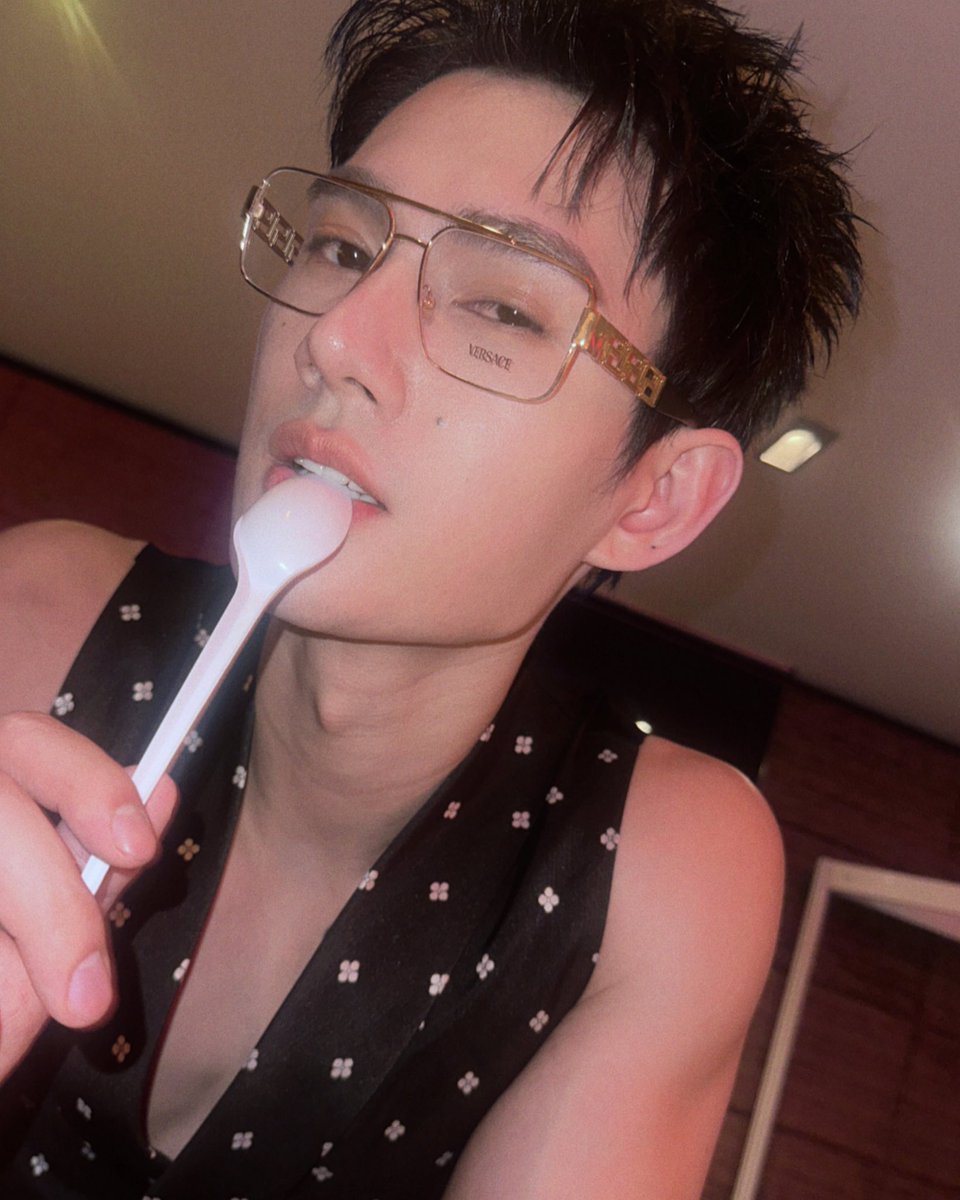 lucchesye สิบสี่ ♡̷𓂃 tweet media