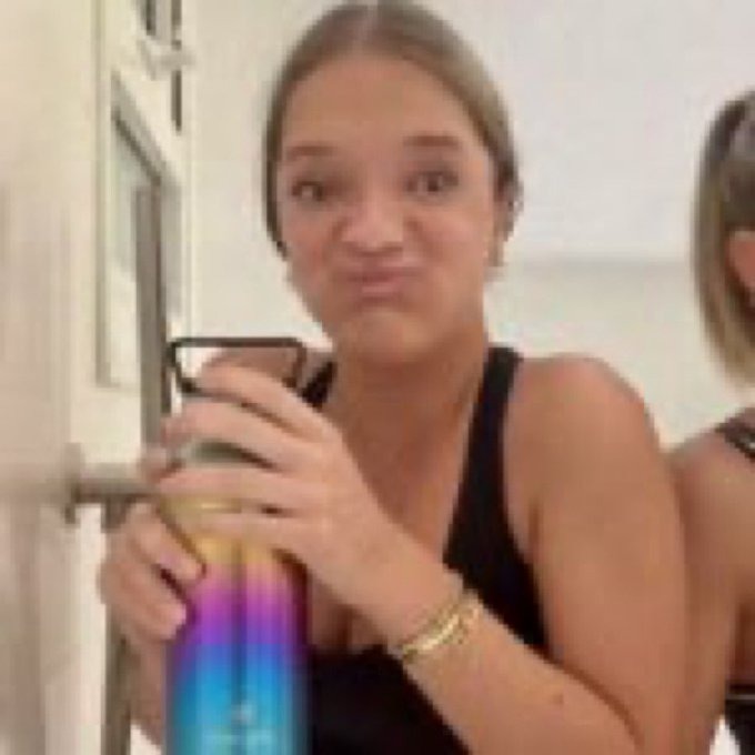 priya ᨒ tweet media