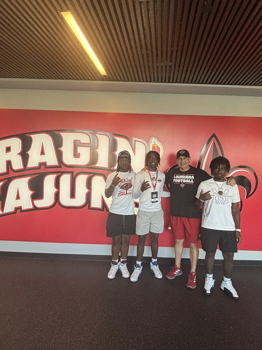 ChrisNed27's tweet photo. Great Spring Visit at ULL! Thanks to all the staff and especially @CoachMunoz13 for having me out! Nowhere like ULL!!
@FuseCoach 
@CoachSalgado 
@4thQuarterM7v7 
@LAvsAllYall https://t.co/qaZvZTpoga