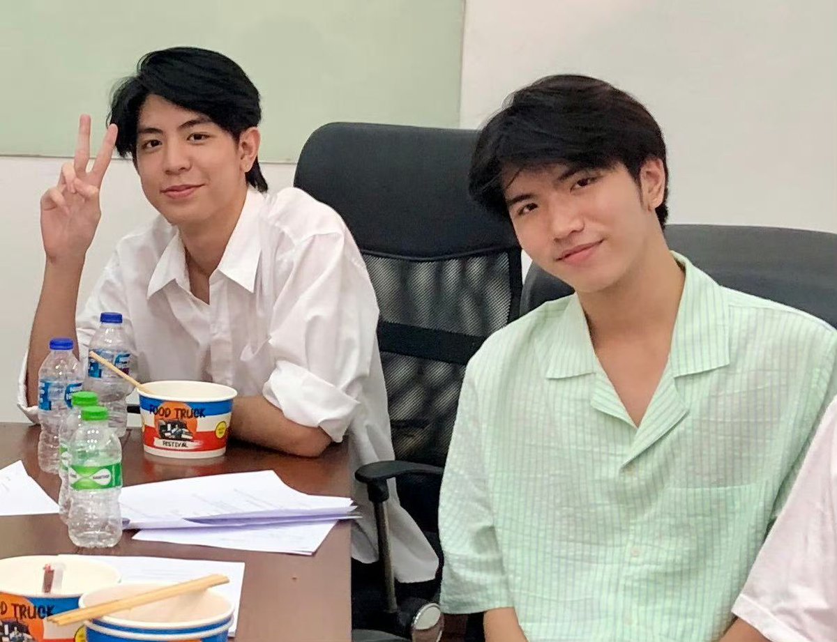 zaheokut3's tweet photo. ชาวด้อมลิงเอ้ย สรุปแล้วซีคีนเจอกันครั้งแรกที่ไหนเหรอ 😳 P'X room or OB casting 🤔
#seakeen #sea_ta_lay #keenkeno https://t.co/3H4lqE4flR