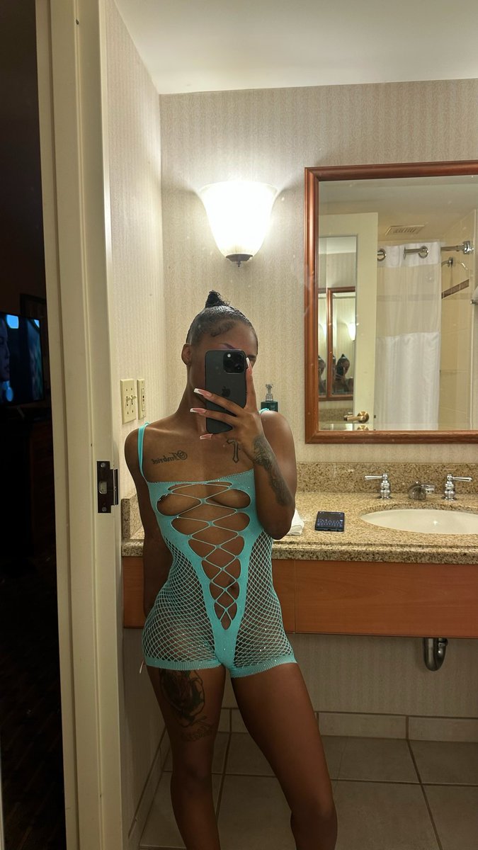 onlyy1nik's tweet photo. DM ME FOR CONTENT🫦 https://t.co/93SdEdfeqm