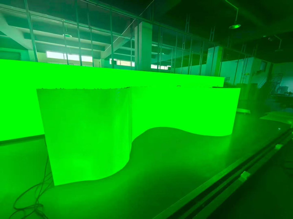 Tracy led display,+8618316843344 tracy@szscree.com tweet media