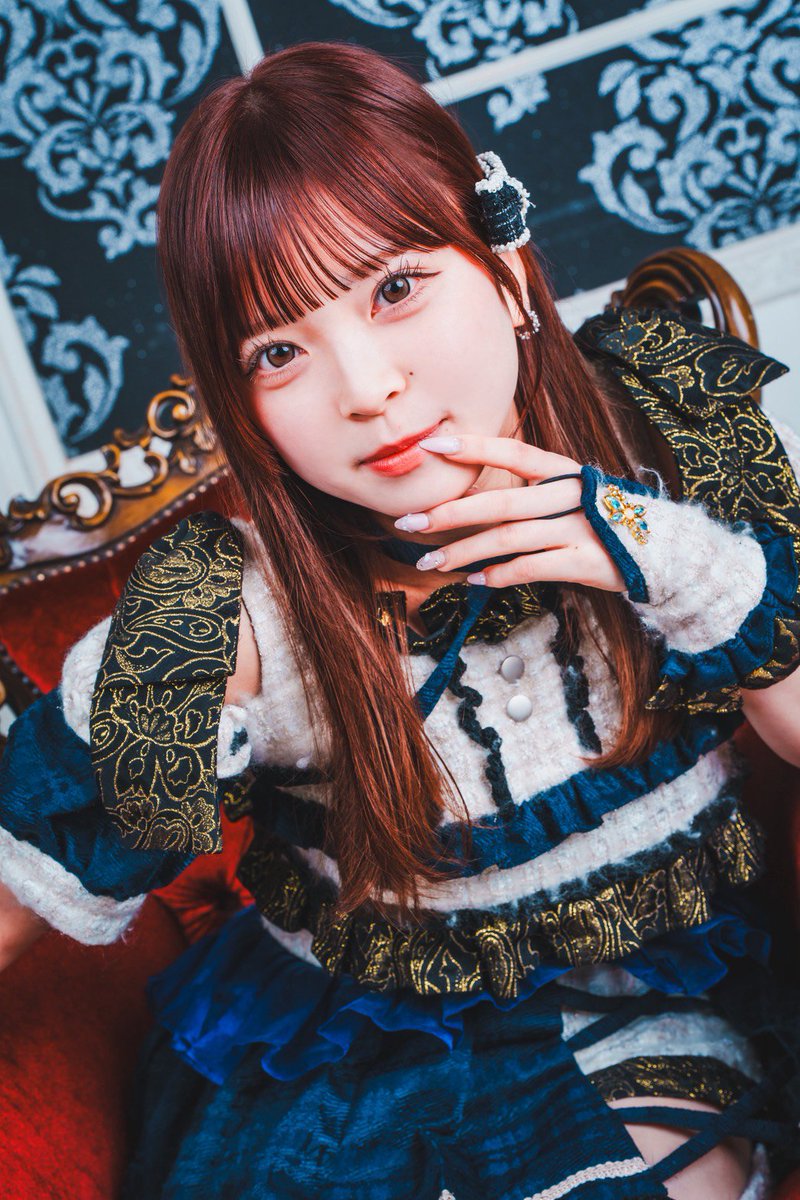 NEW Visual 🏴
＿＿＿＿＿＿＿＿＿＿

山本愛梨 - Yamamoto Aina -
@ clan_aina 

担当カラー: strawberryred 

#LØISLOID 
#ダウフロ

公式HP: clancrown.jp