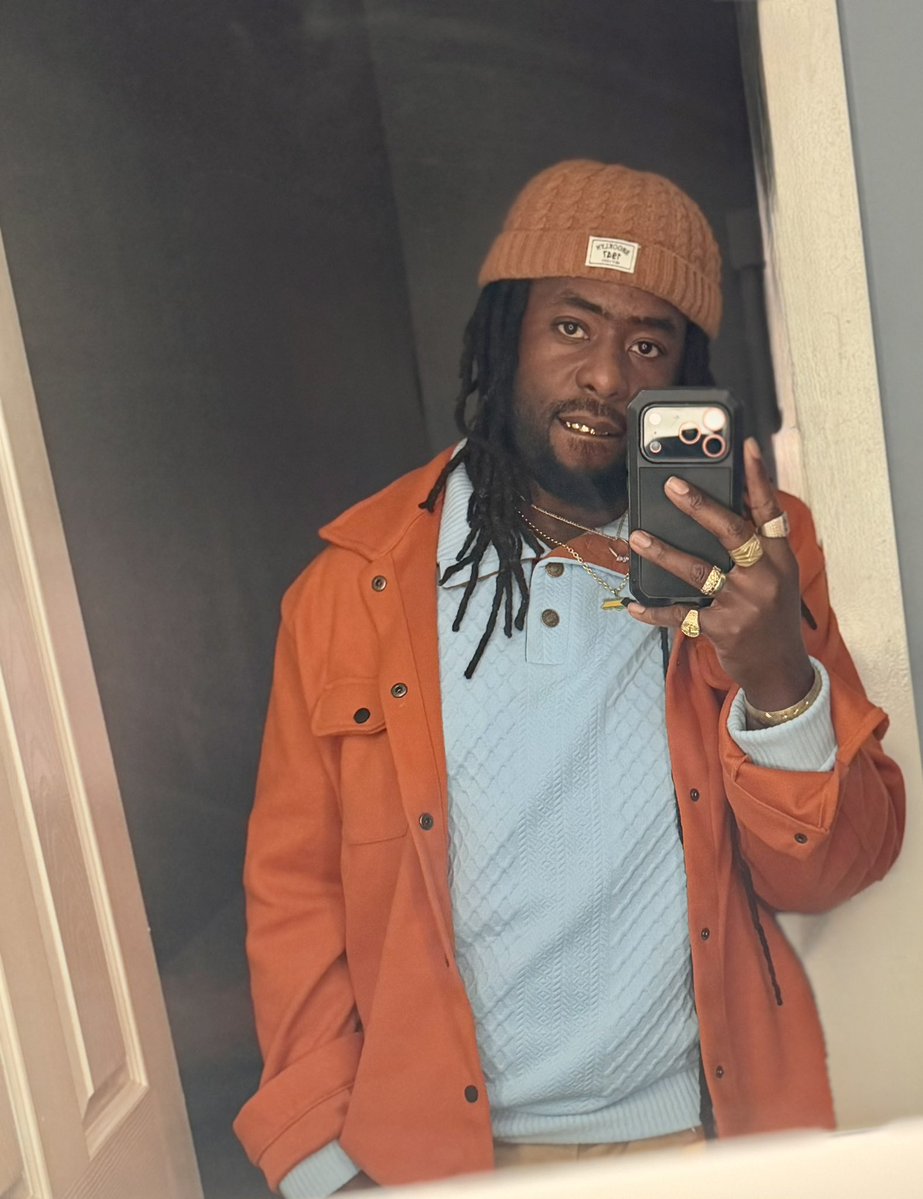 ®️everedI©️oN🎱🔆 tweet media