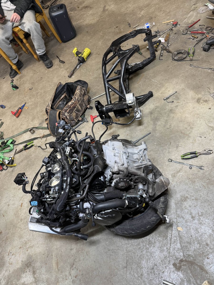 Robuilder tweet media