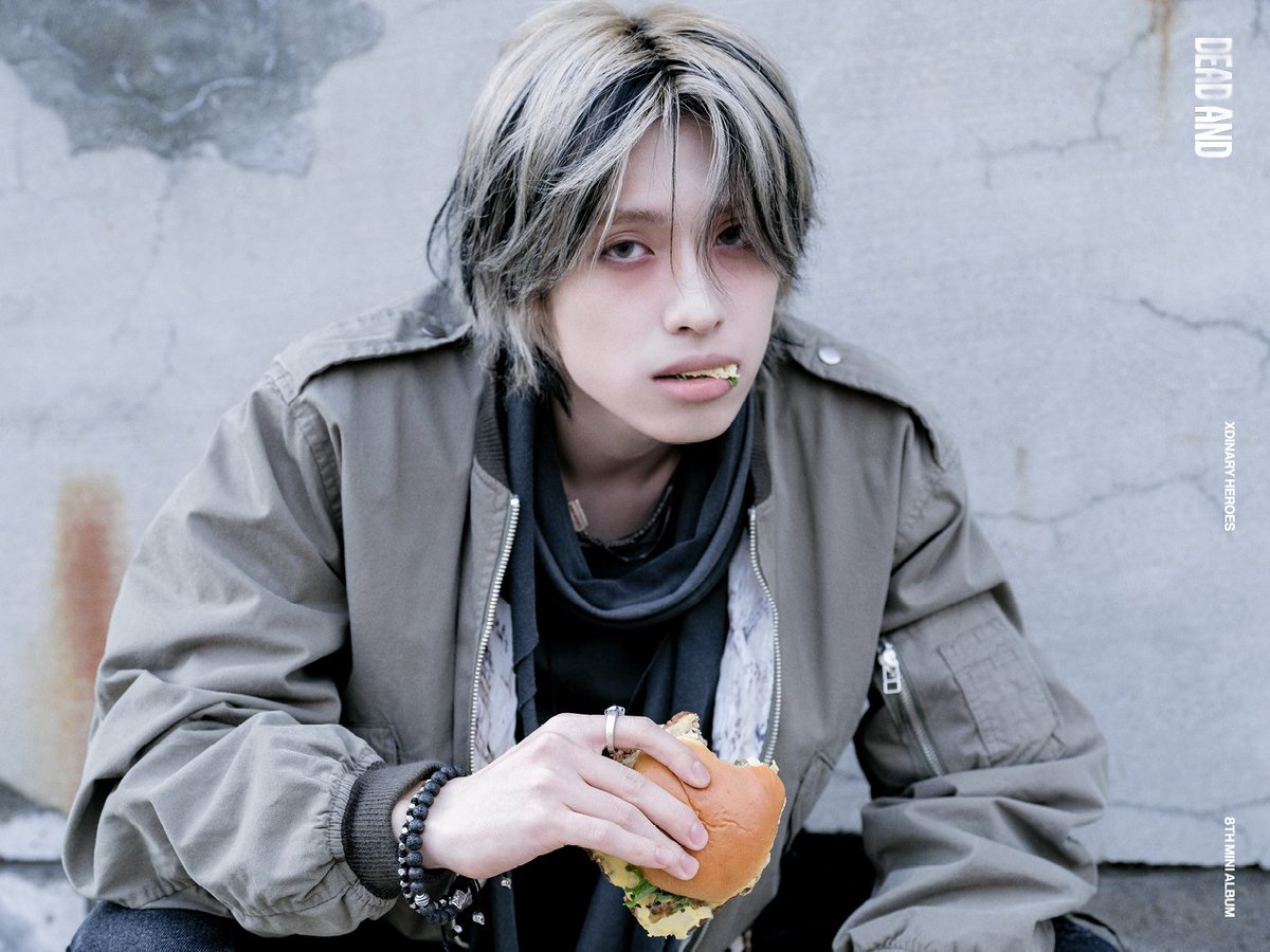 bee (moving from @taekaisan) tweet media