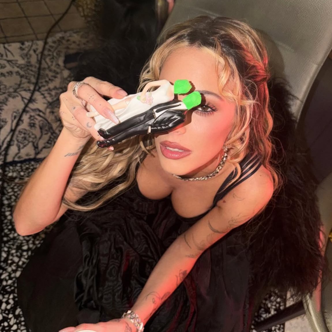 decarneyhueso tweet media