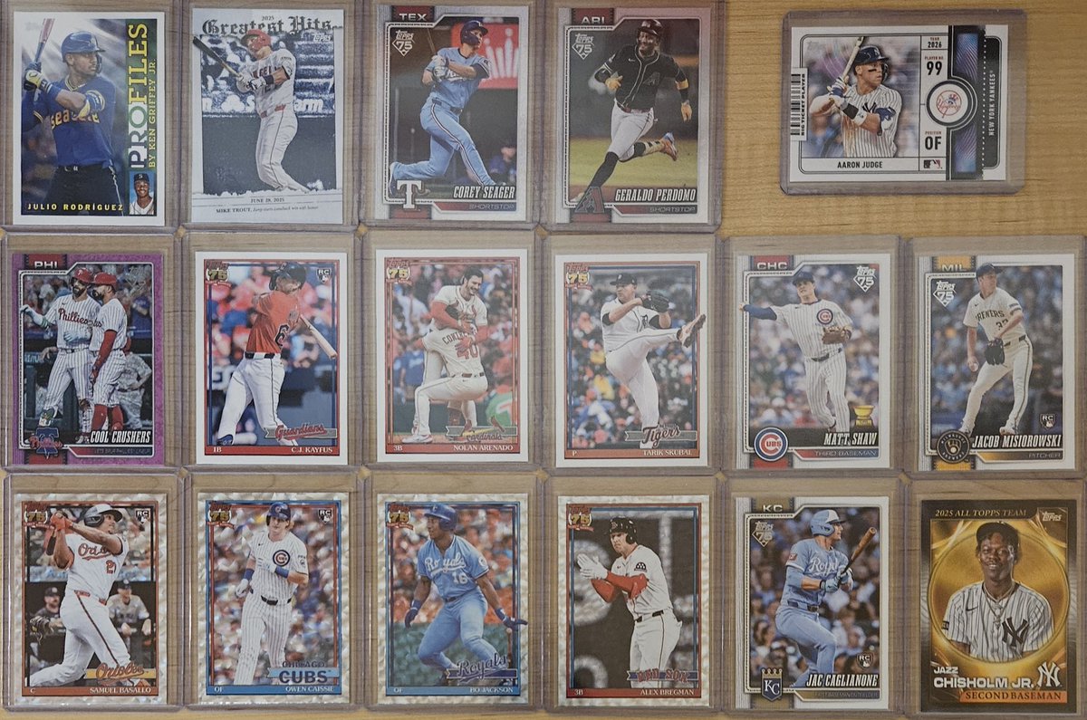 3bangerbreaks's tweet image. #Hits from the 2025 #Topps B&amp;amp;W + 2026 #Series 1 #Baseball #Random #Team #Mega #Box #Break 

#TBBCrew #MLB #TBBReposts #TBBBreakCredit #Autograph #tradingcards #thehobby