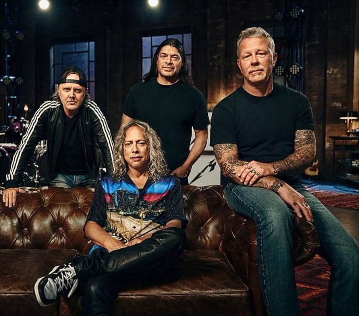 acervo metallica tweet media