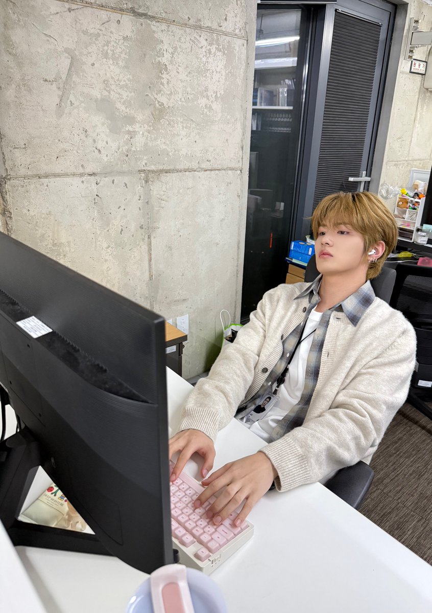 ɦσω.. tweet media