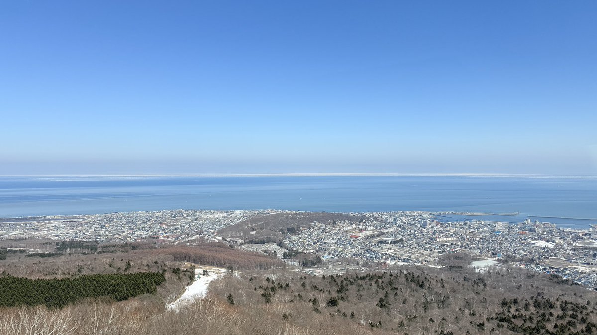 4月ですがまだ流氷が見えています。