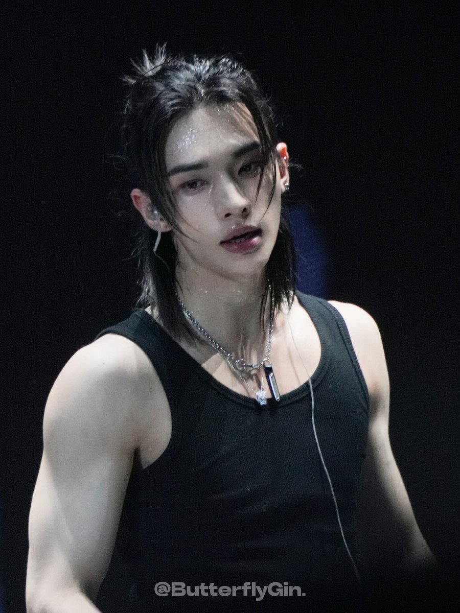 𝙱𝙱𝙾𝙺-𝙻𝙸𝙼𝙾𝙽𝚈 tweet media