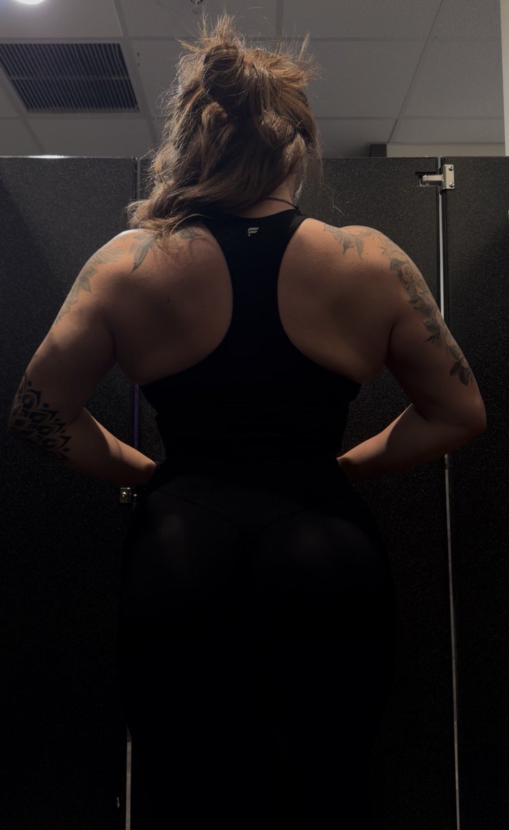 𝑾𝒉𝒊𝒔𝒌𝒆𝒚 𝑹𝒆𝒅 - Findom ♡ tweet media