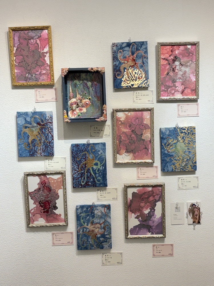 どの作品も１万円でお求めできる『壱万円展』３日目。
１枚目から　mica＊dukiさん、楊夢夢さんの作品。

開催期間
会期：2026年3月30日(月)～4月4日(土)
営業時間：12:00～18:30　最終日16：00迄
会場：銀座中央ギャラリー第１