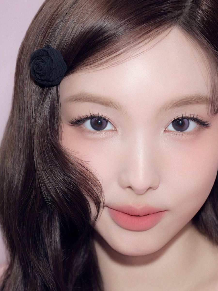 Twice Fashion Data tweet media