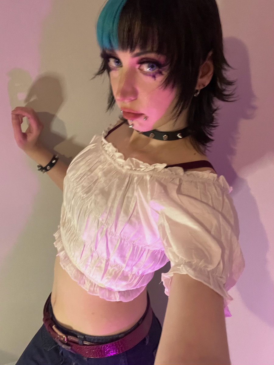 bambi ⋆˚꩜｡ tweet media