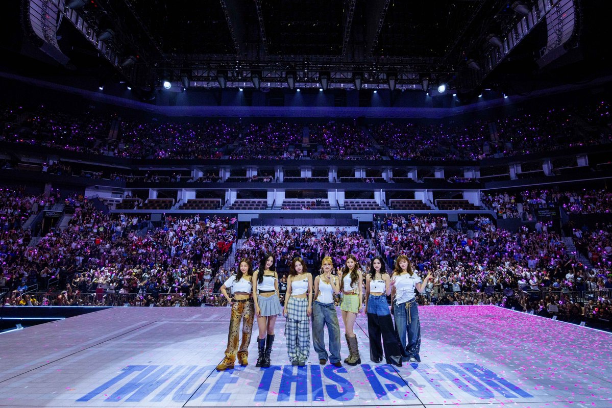 TWICE Bot tweet media