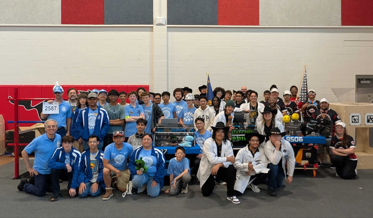 DiscoBots tweet media