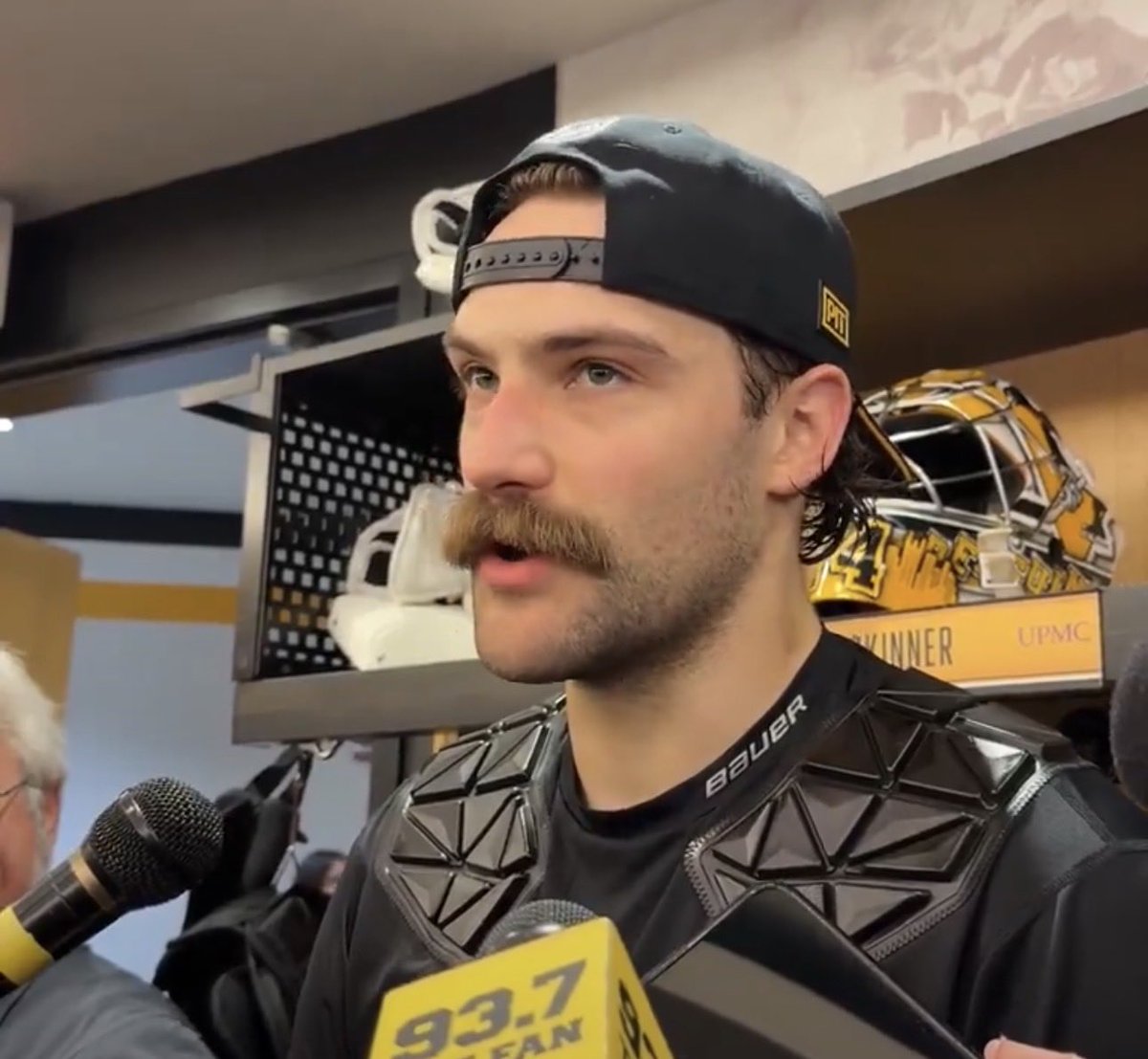 Penguins Jesus tweet media