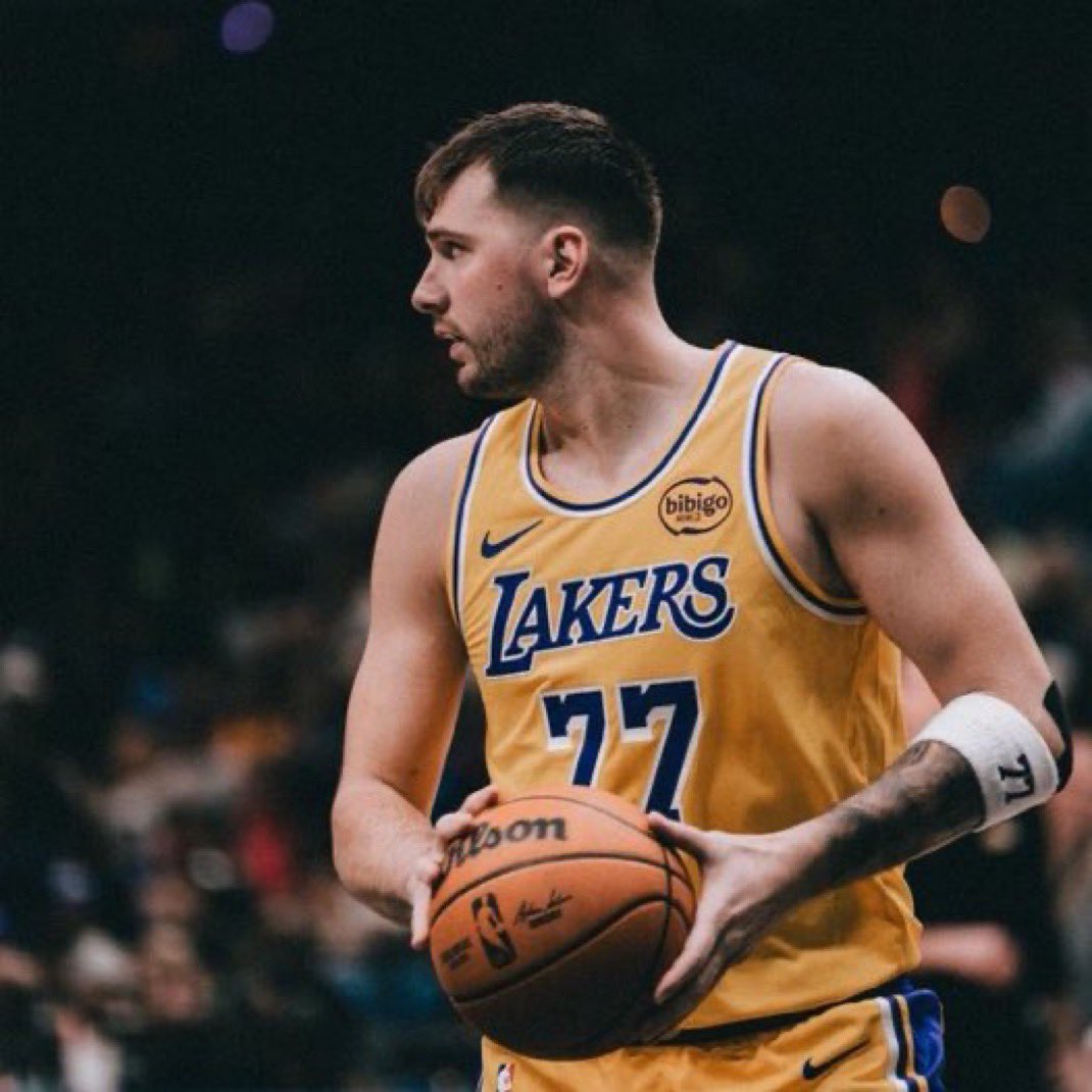 LakeShowYo tweet media