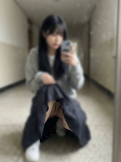 MichaelGuern's tweet photo. 아무도 없는 복도라 마음껏 속옷도 보여줄 수 있어서 좋아✨ #섹트 #야노 https://t.co/TuKhGyVIdV