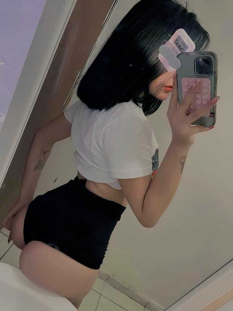 Mini Shorts X 95K tweet media