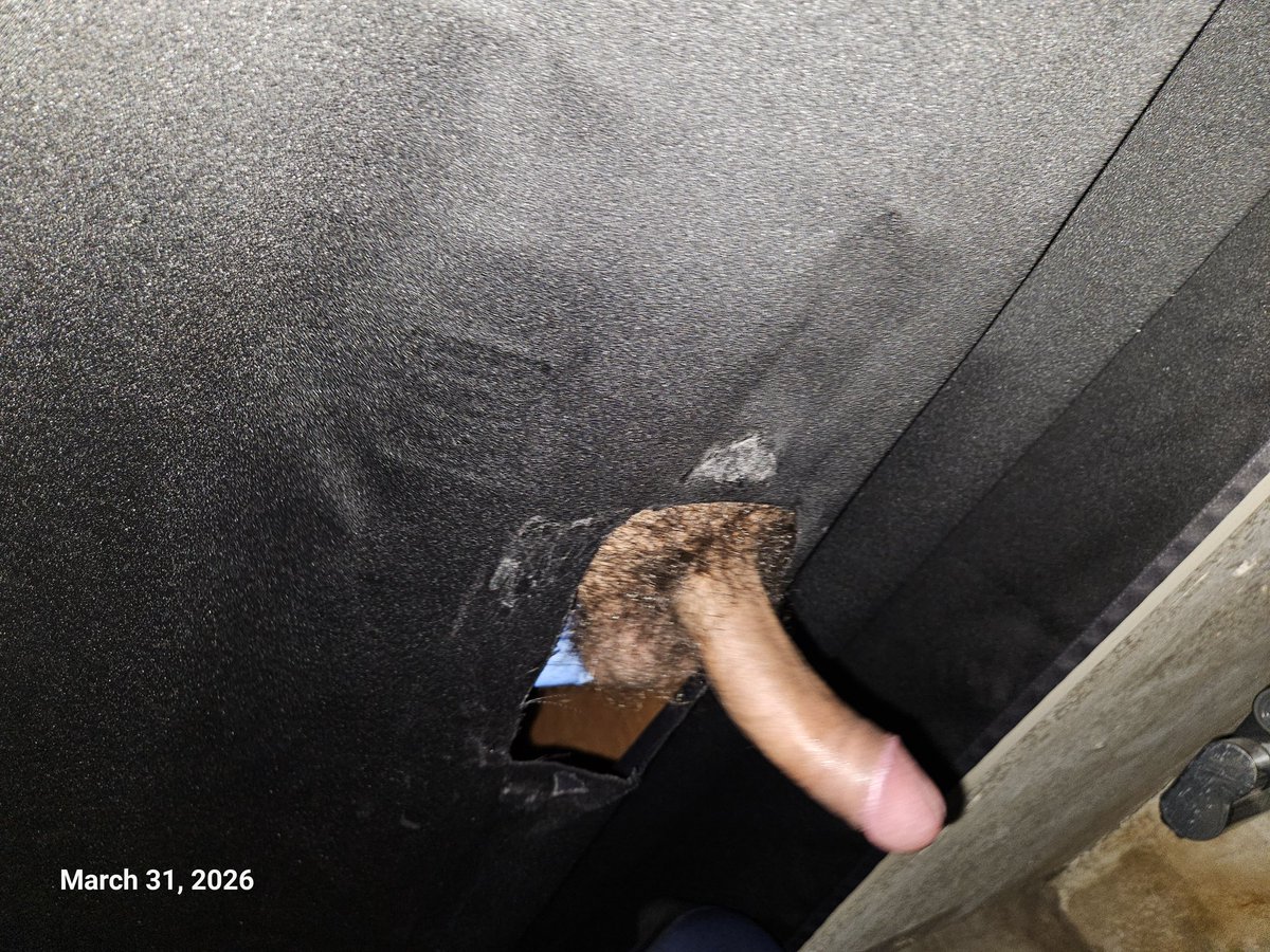 Philtheglory's tweet photo. This guy from Sniffies came to the gloryhole today. I fingered his hole while I was sucking him. He said it felt so good. https://t.co/aGN8haHgvg