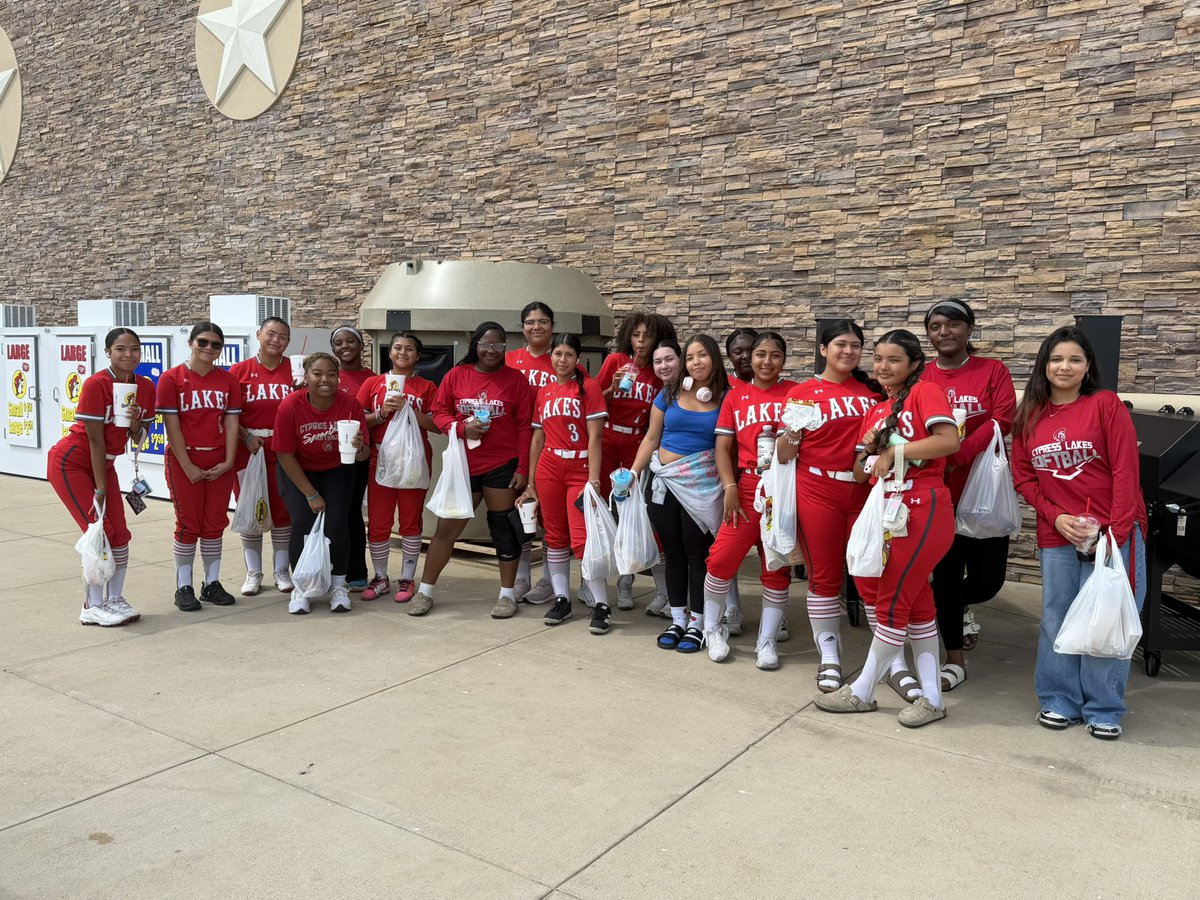Cy Lakes Softball tweet media