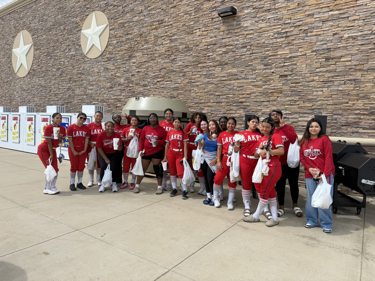 Cy Lakes Softball tweet media