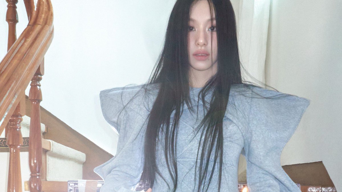 About TWICE tweet media